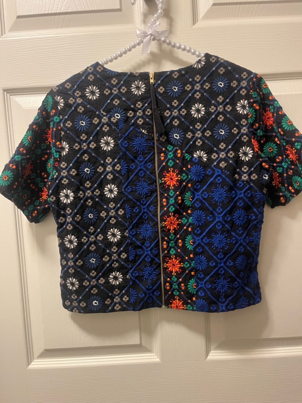 Top Shop Women’s Embroidered Boho Crop Top Black W/ Blue, Orange & Green Size 6 - Picture 2 of 9